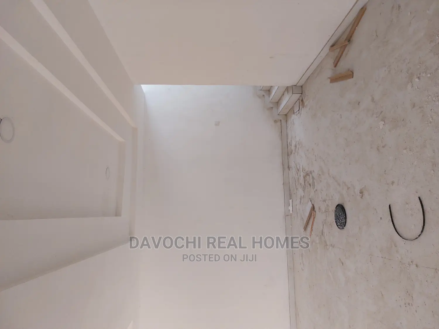 3bdrm Duplex in By Chevron Second for sale in Chevron