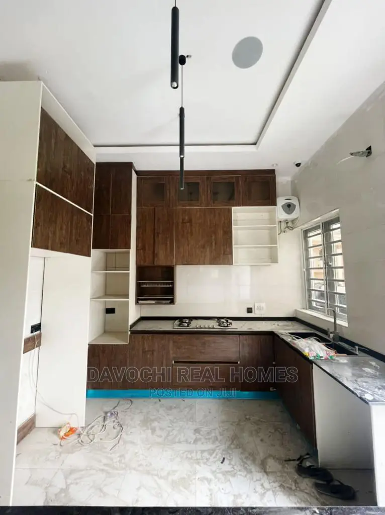 4bdrm Duplex in Ologolo Estate for Sale in Ologolo