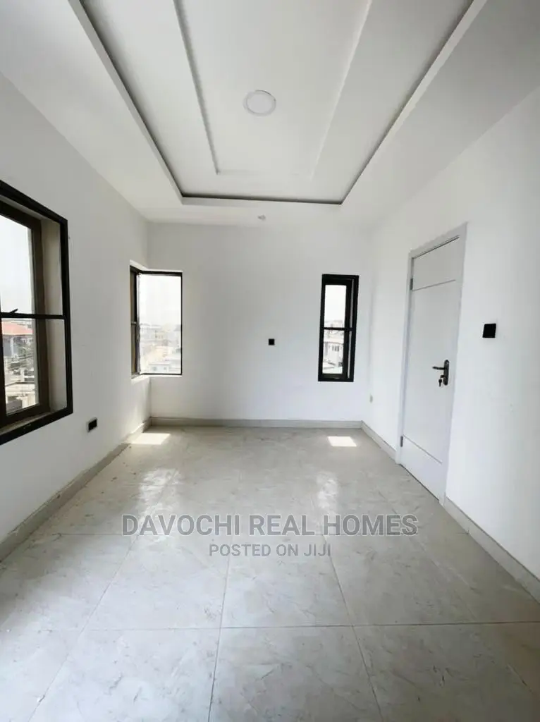 2bdrm Block of Flats in Ologolo Estate for sale in Ologolo