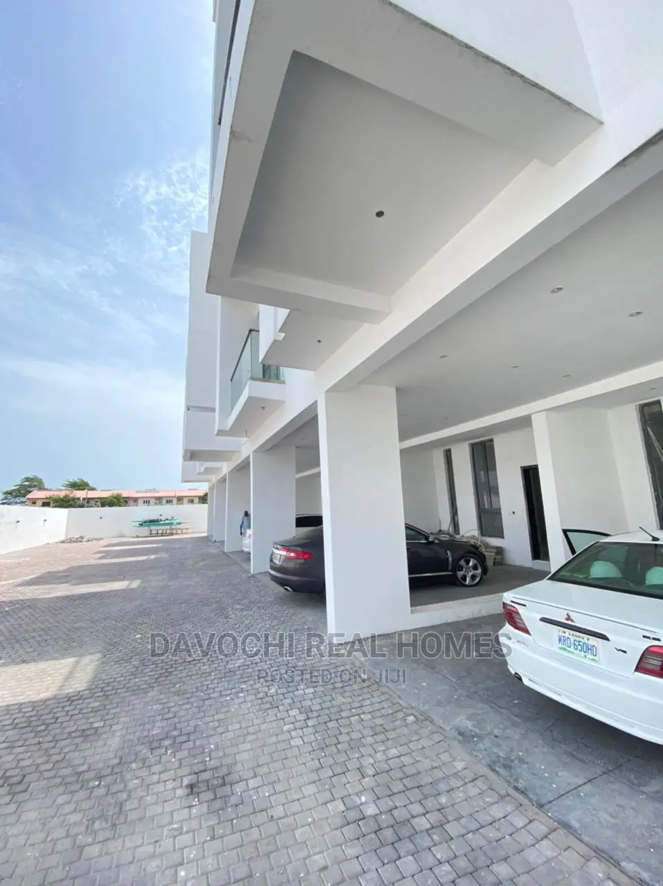 5bdrm Duplex in Ikate for Sale in Ikate