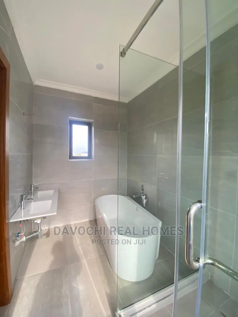 5bdrm Duplex in Ikate for Sale in Ikate