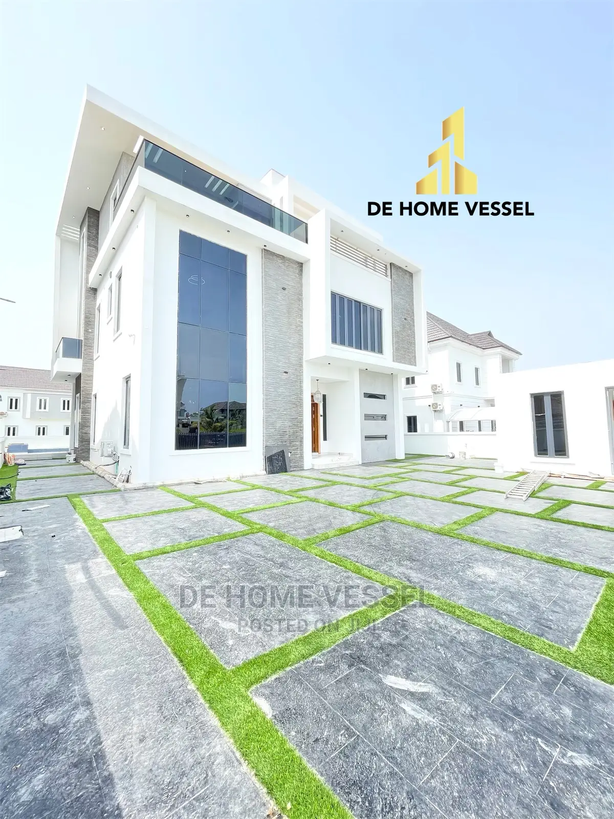 6bdrm Mansion in Osapa London for Sale in Osapa london