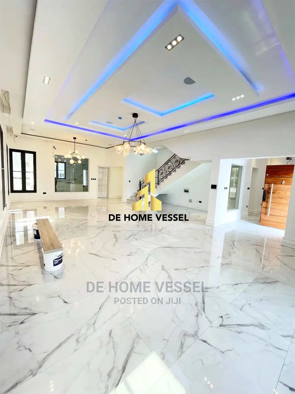 6bdrm Mansion in Osapa London for Sale in Osapa london
