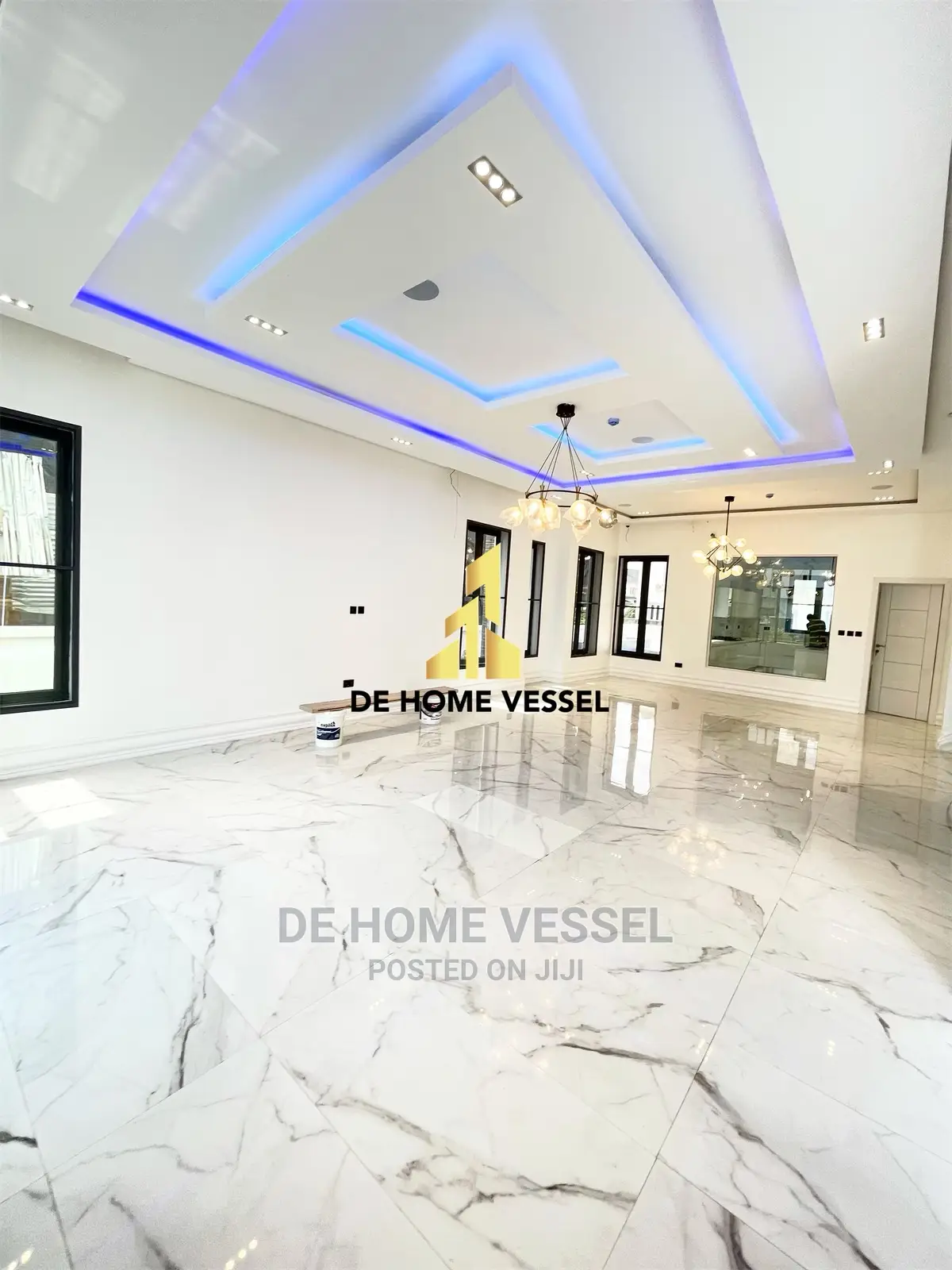 6bdrm Mansion in Osapa London for Sale in Osapa london