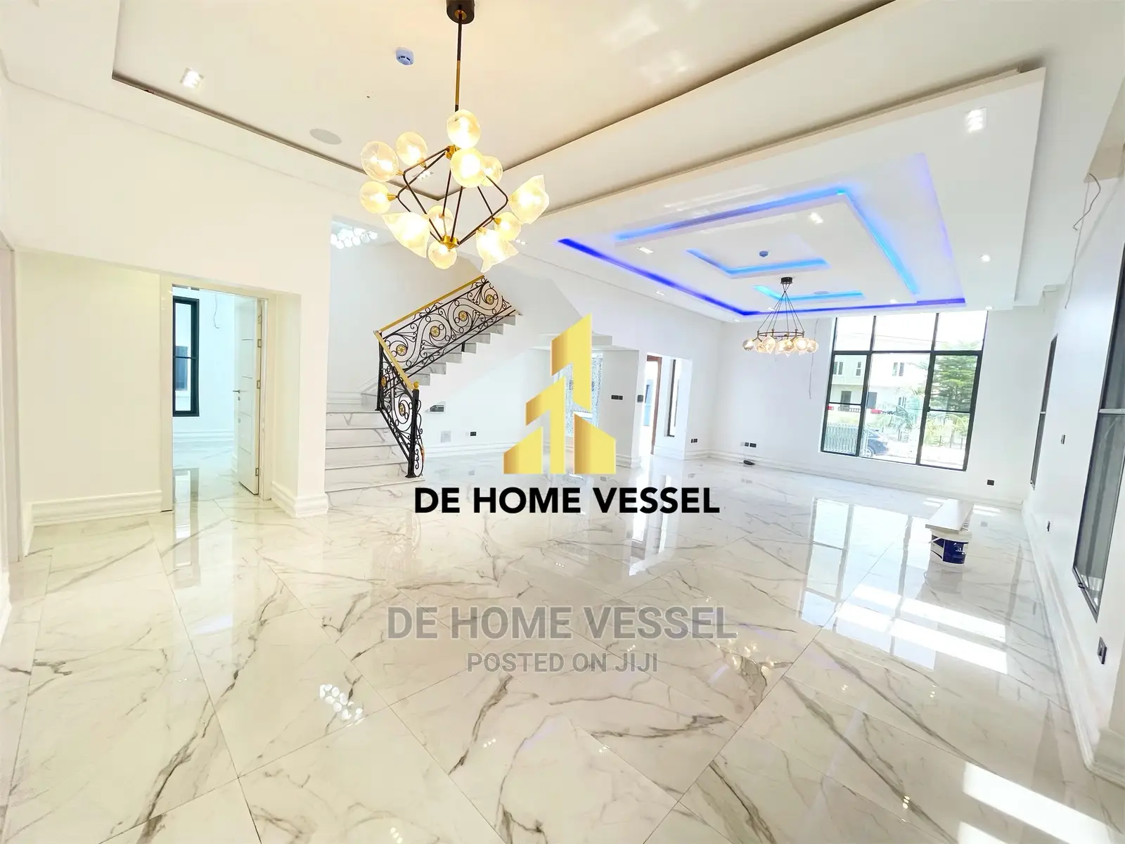 6bdrm Mansion in Osapa London for Sale in Osapa london