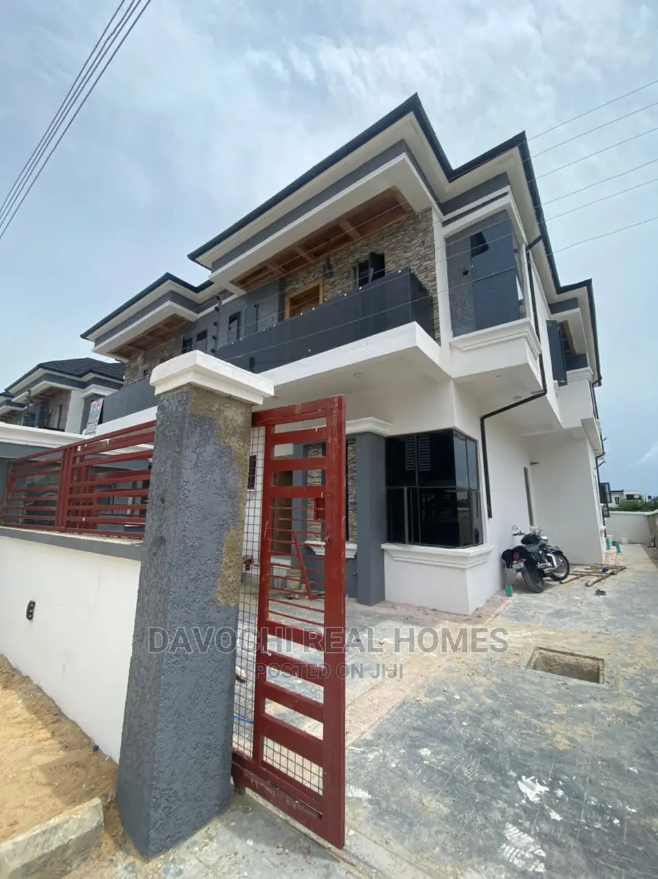 4bdrm Duplex in Lekki  Lagos, Chevron for sale in Chevron