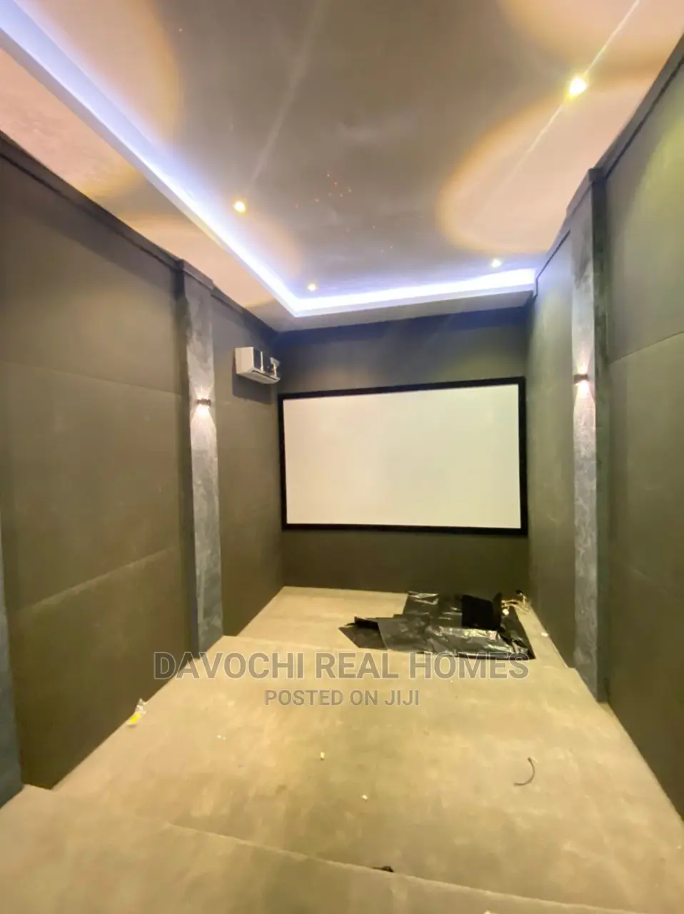 5bdrm Duplex in Ikate for Sale in Ikate