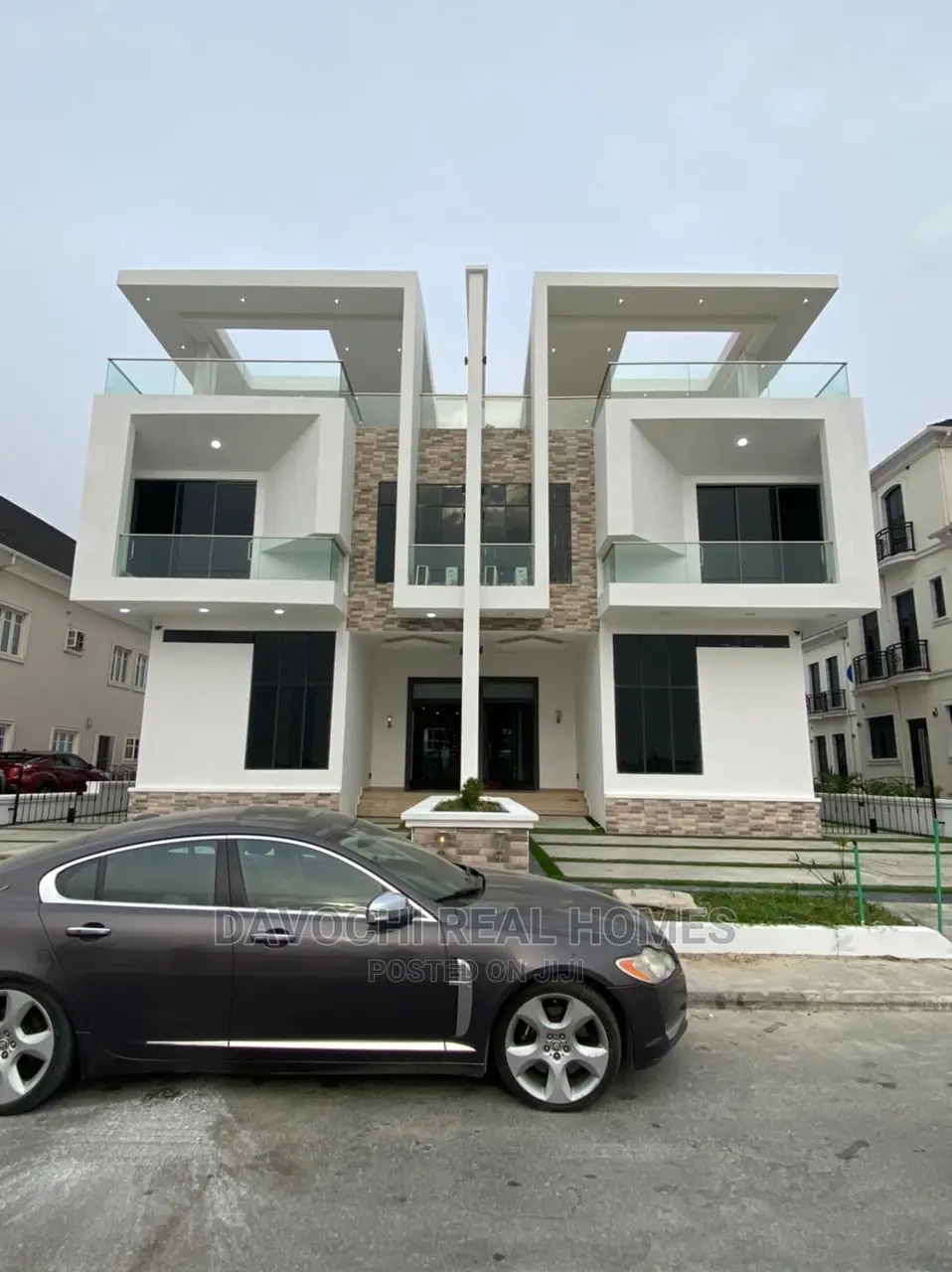 5bdrm Duplex in Ikate for Sale in Ikate