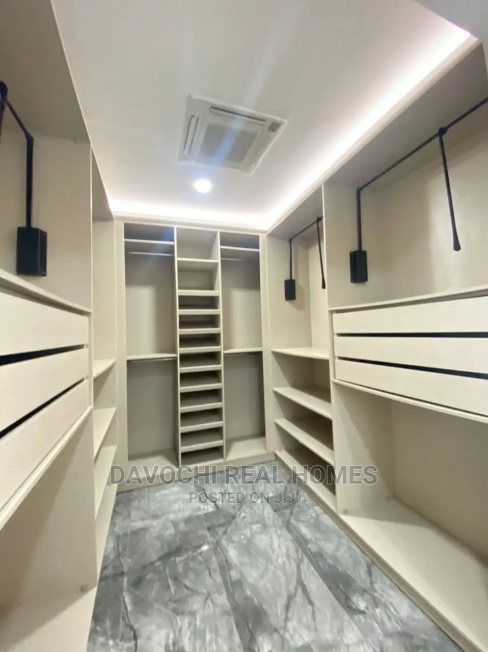 5bdrm Duplex in Ikate for Sale in Ikate