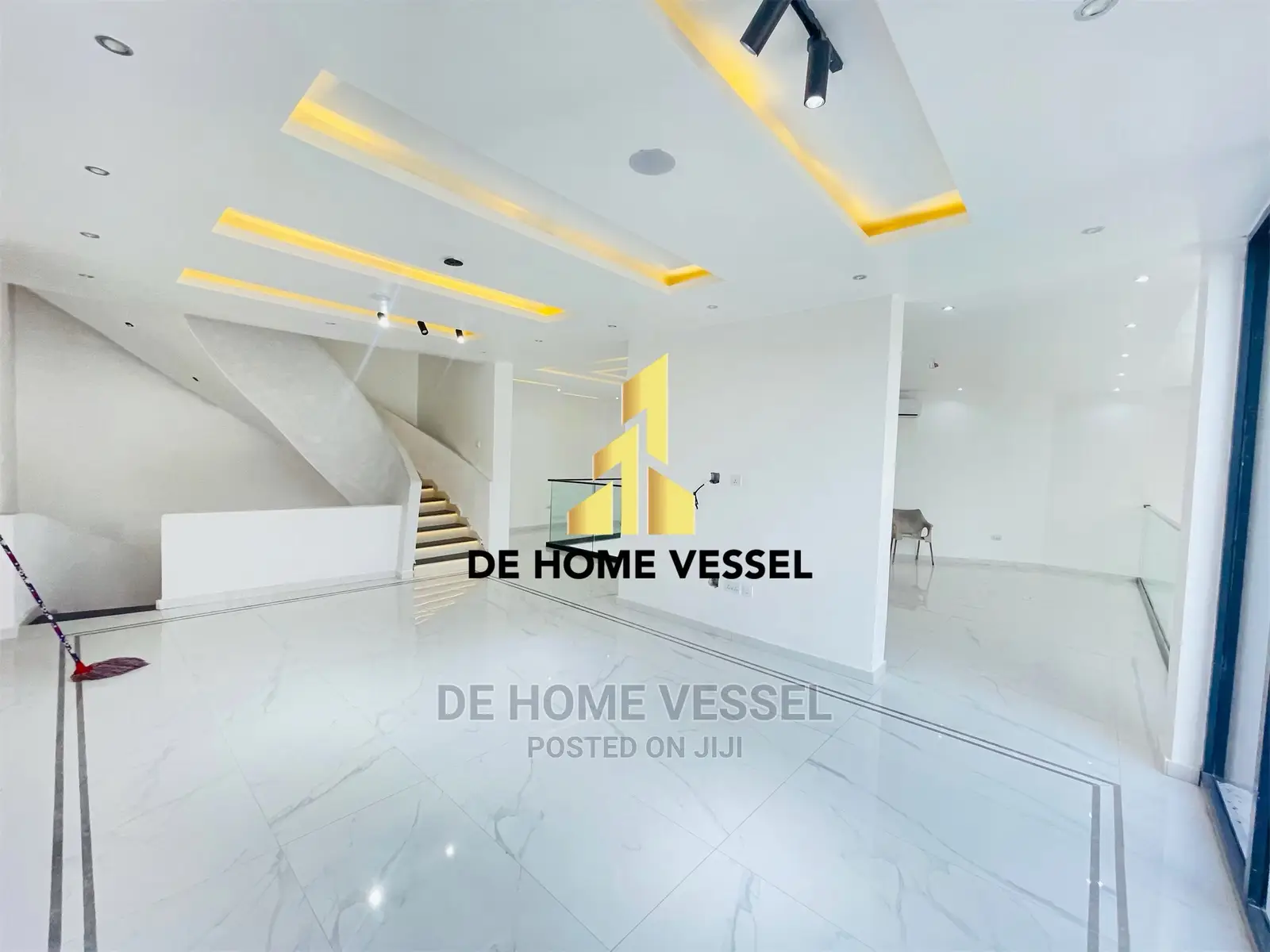 5bdrm Duplex in Ikate for Sale in Ikate