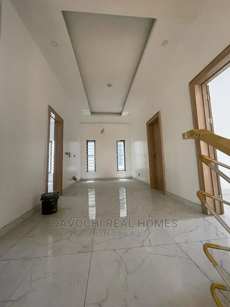 5bdrm Duplex in Chevron, Lekki for rent in Lekki