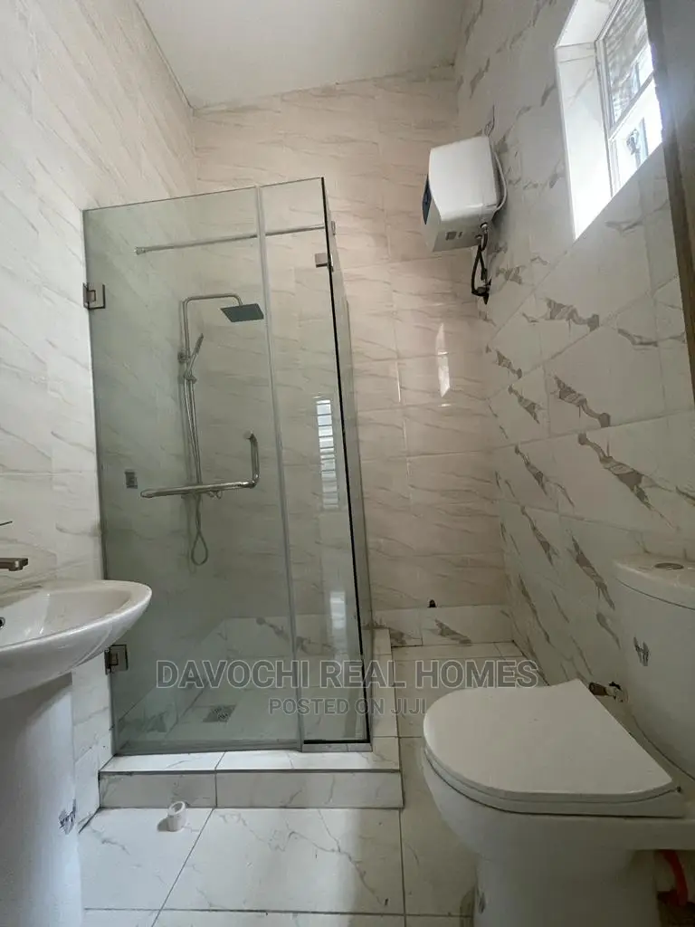 5bdrm Duplex in Chevron, Lekki for rent in Lekki