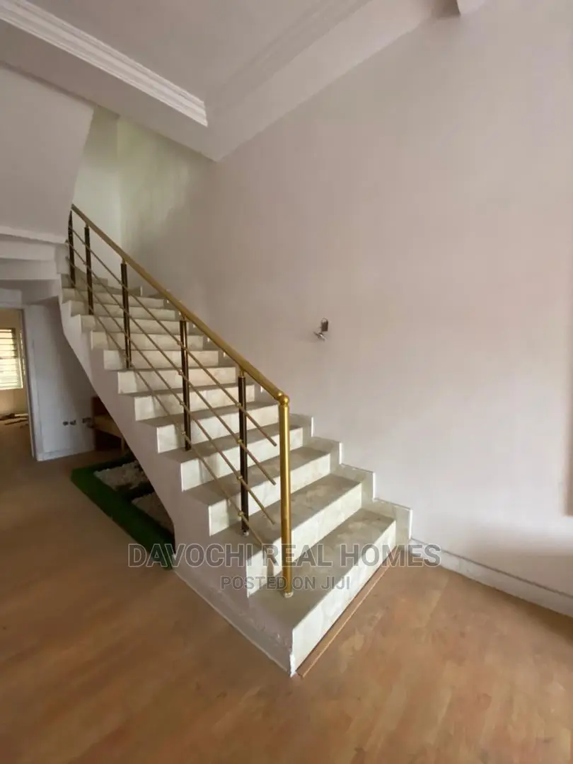 5bdrm Duplex in Conservation Estate Chevron for sale in Chevron