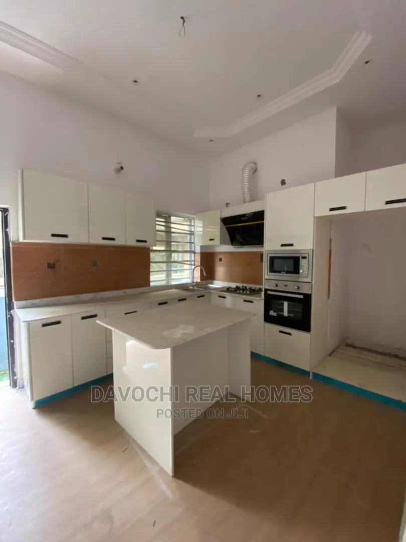 5bdrm Duplex in Conservation Estate Chevron for sale in Chevron
