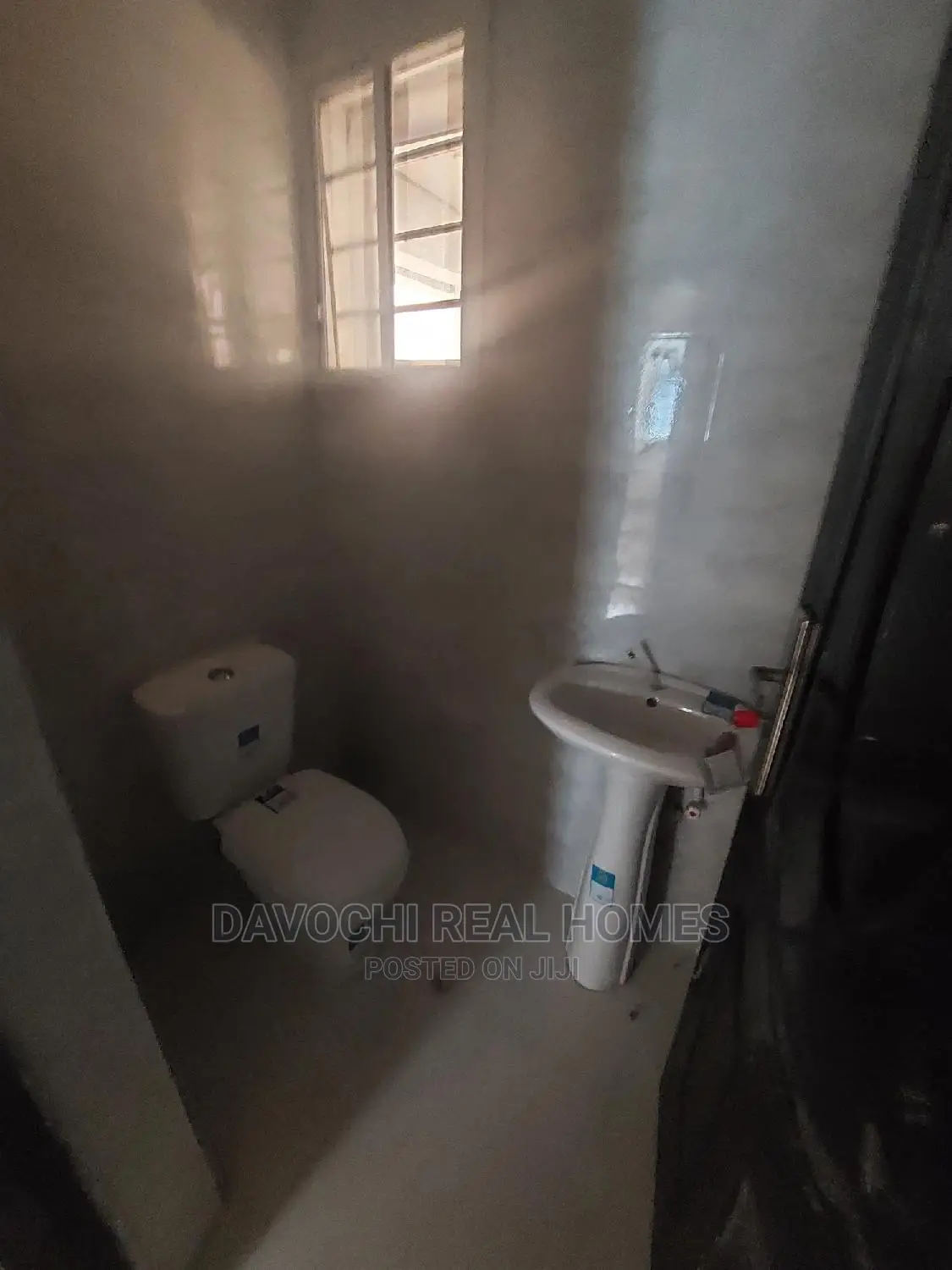 2bdrm Apartment in By Orchid Road, Chevron for rent in Chevron
