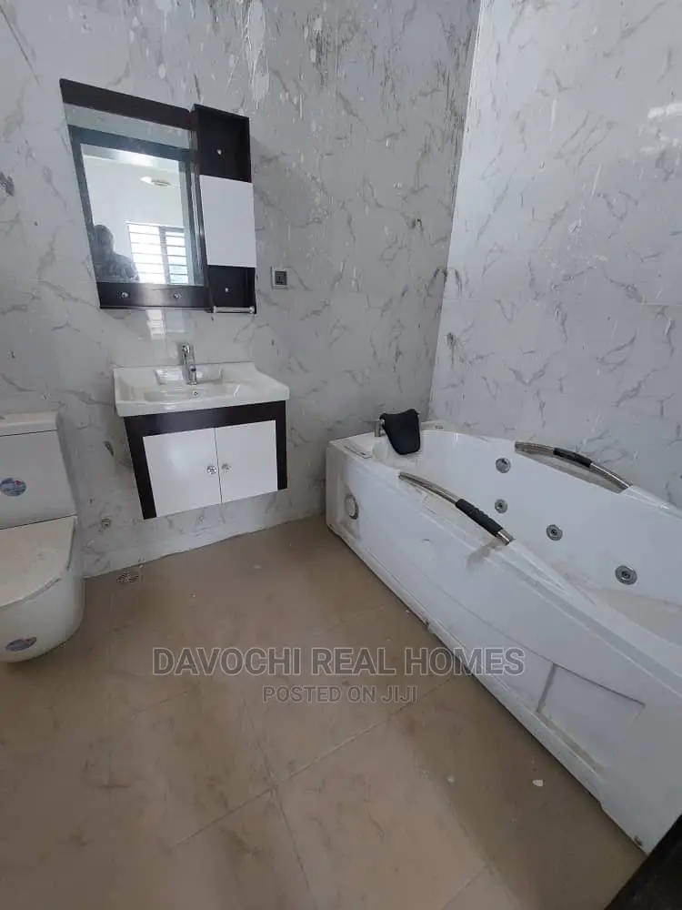 4bdrm Duplex in 2Nd Toll Gate, Lekki for Sale in Lekki