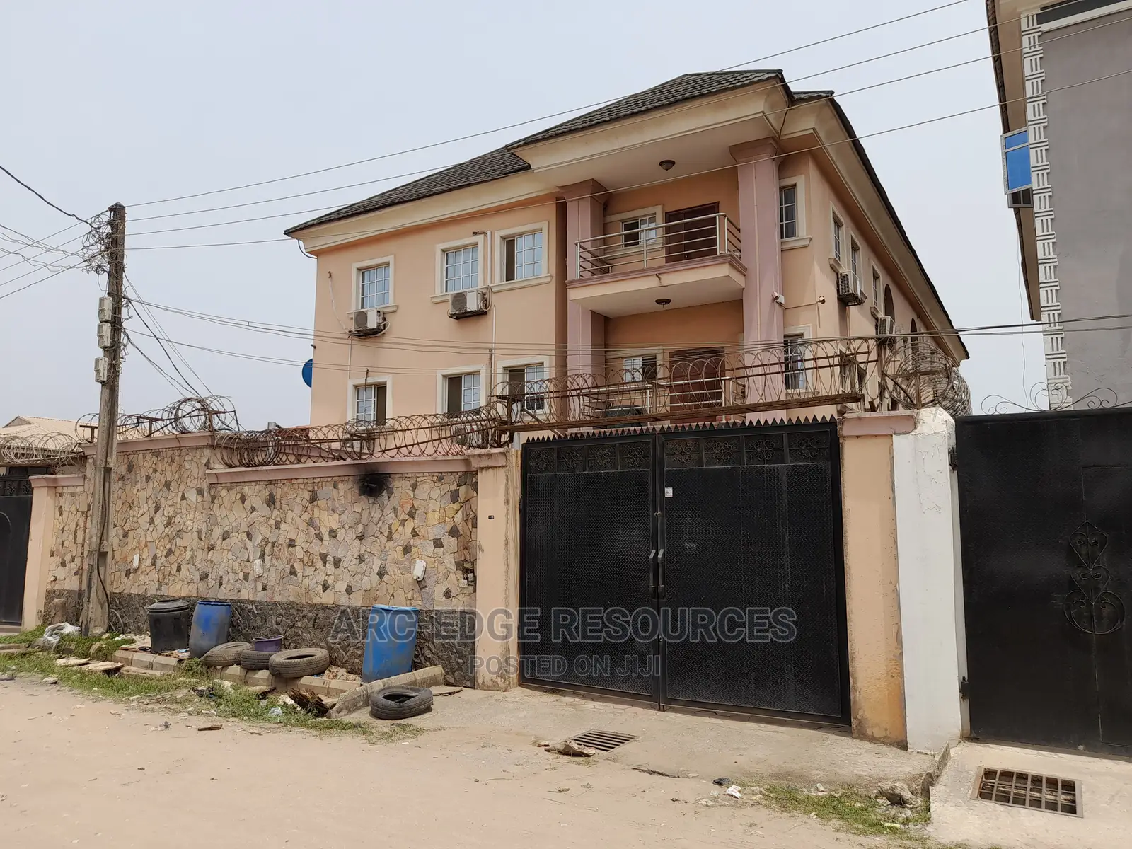 3bdrm Block of Flats in Ago Palace for sale in Ago Palace