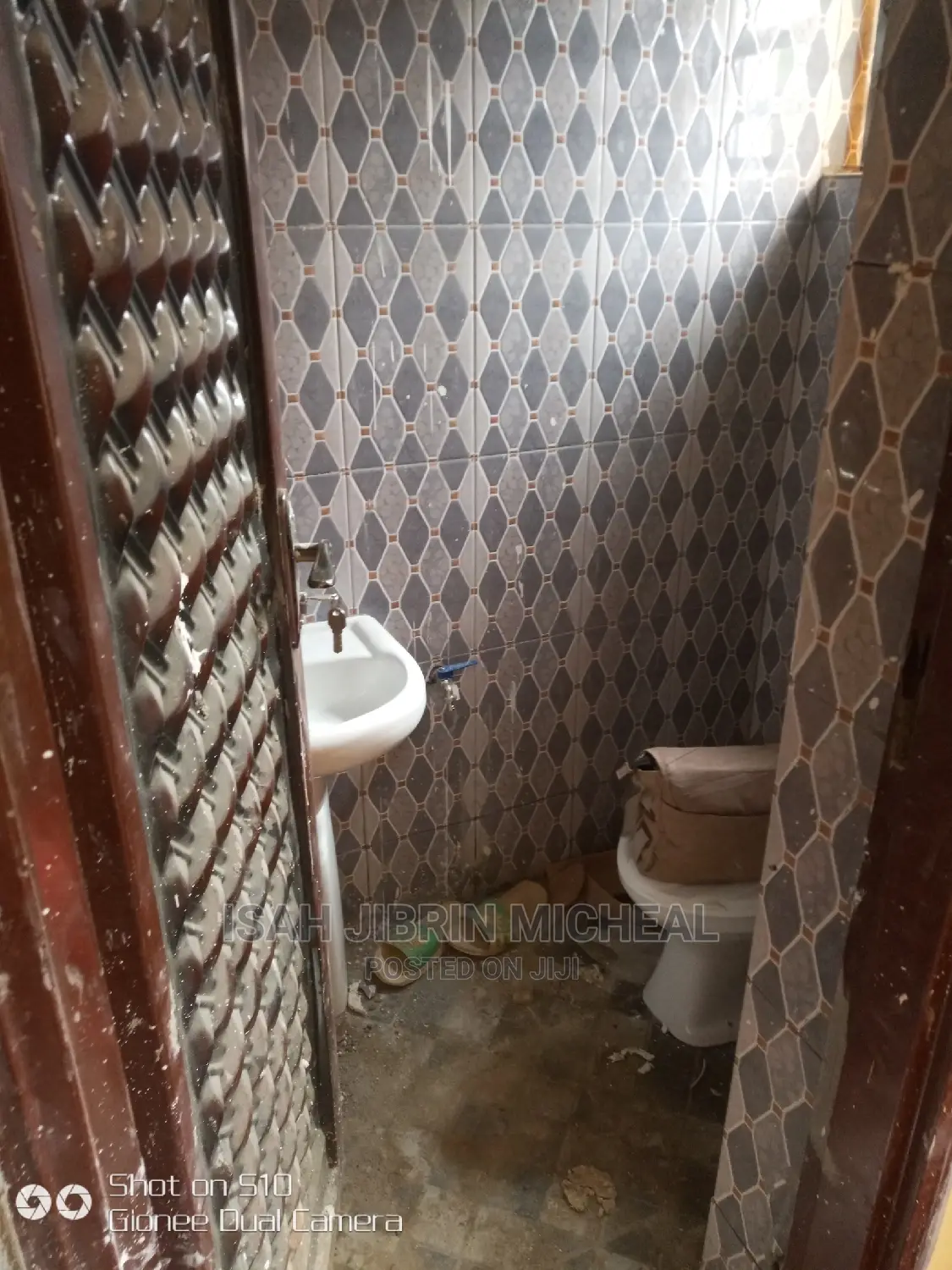 Warehouse Along Express for Rent in Kubwa in Kubwa