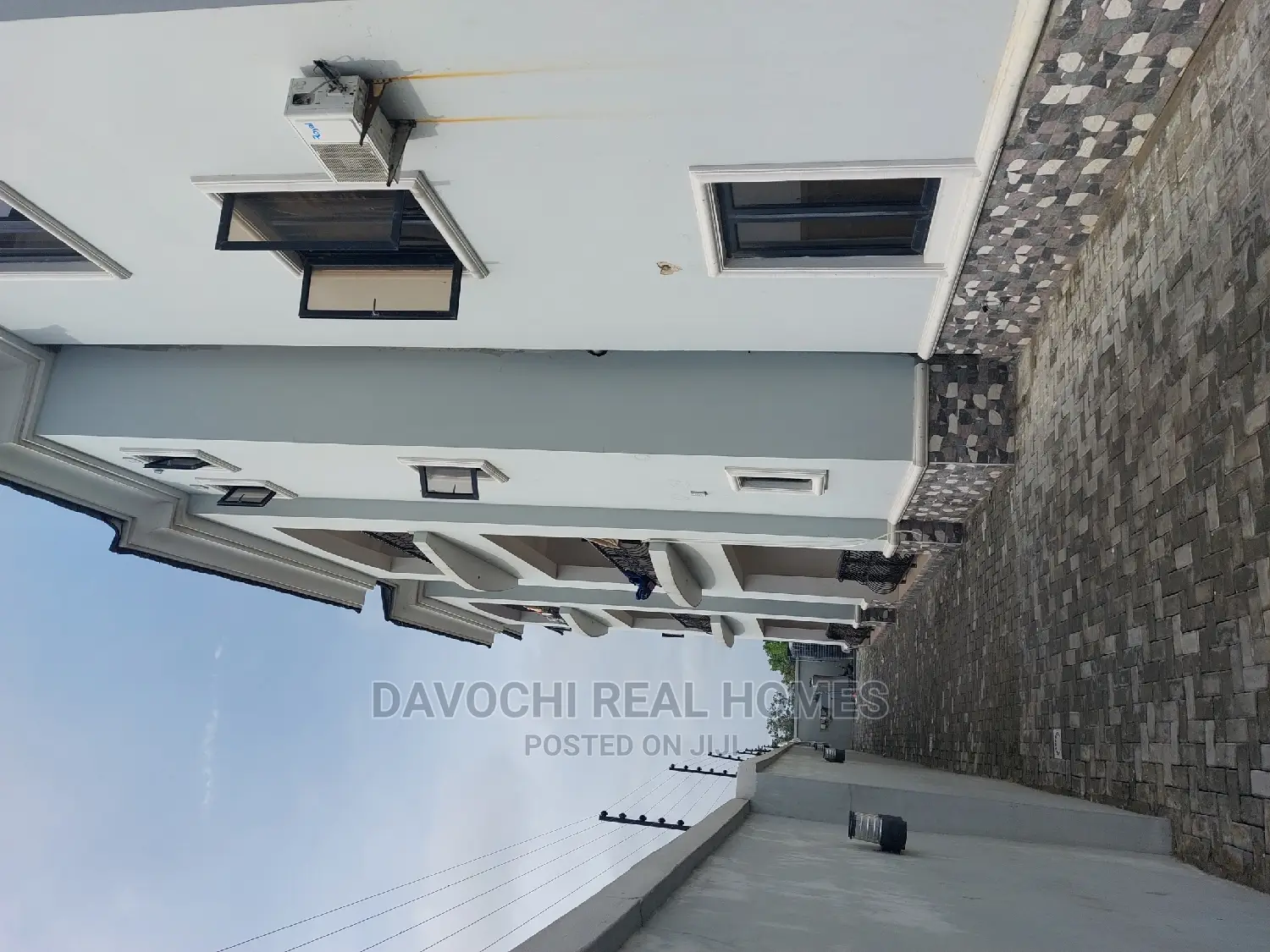 2bdrm Apartment in Okun Ajah, Lafiaji for rent in Lafiaji
