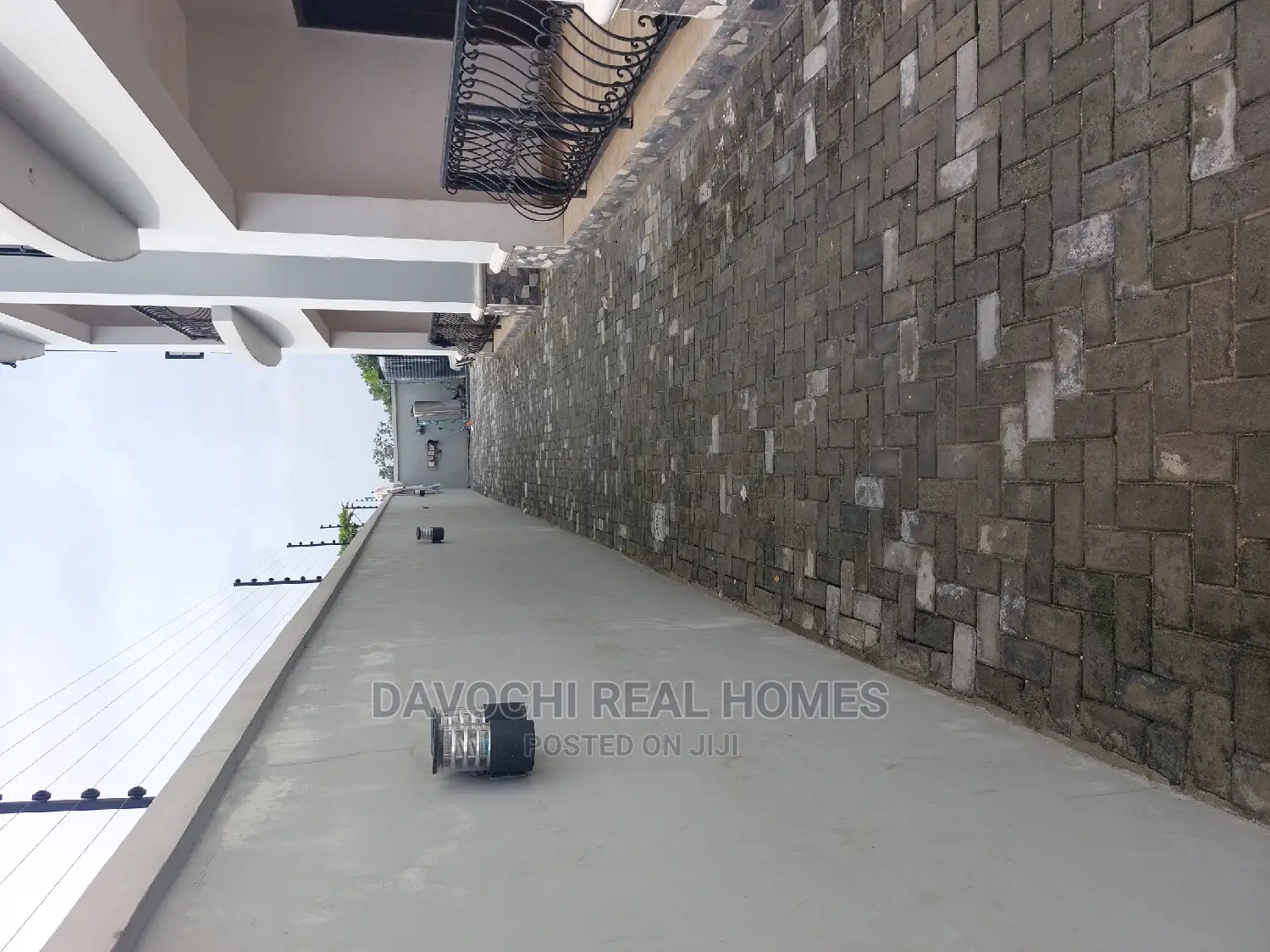 3bdrm Apartment in Okun Ajah, Lafiaji for rent in Lafiaji