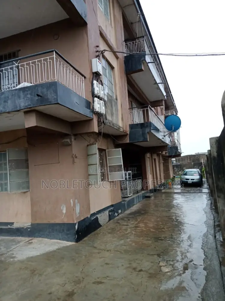 3bdrm Block of Flats in Council Idimu Lagos Iseri Olofin for sale in Iseri Olofin