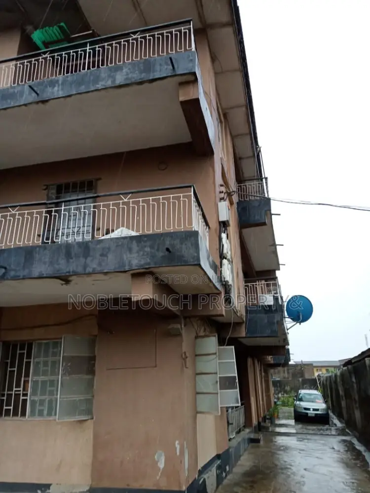 3bdrm Block of Flats in Council Idimu Lagos Iseri Olofin for sale in Iseri Olofin