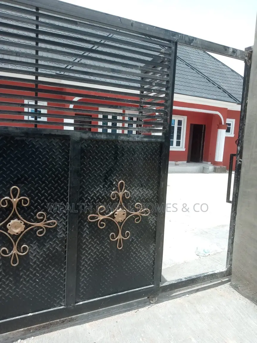 2bdrm Block of Flats in Alagbaka, Akure for rent in Akure
