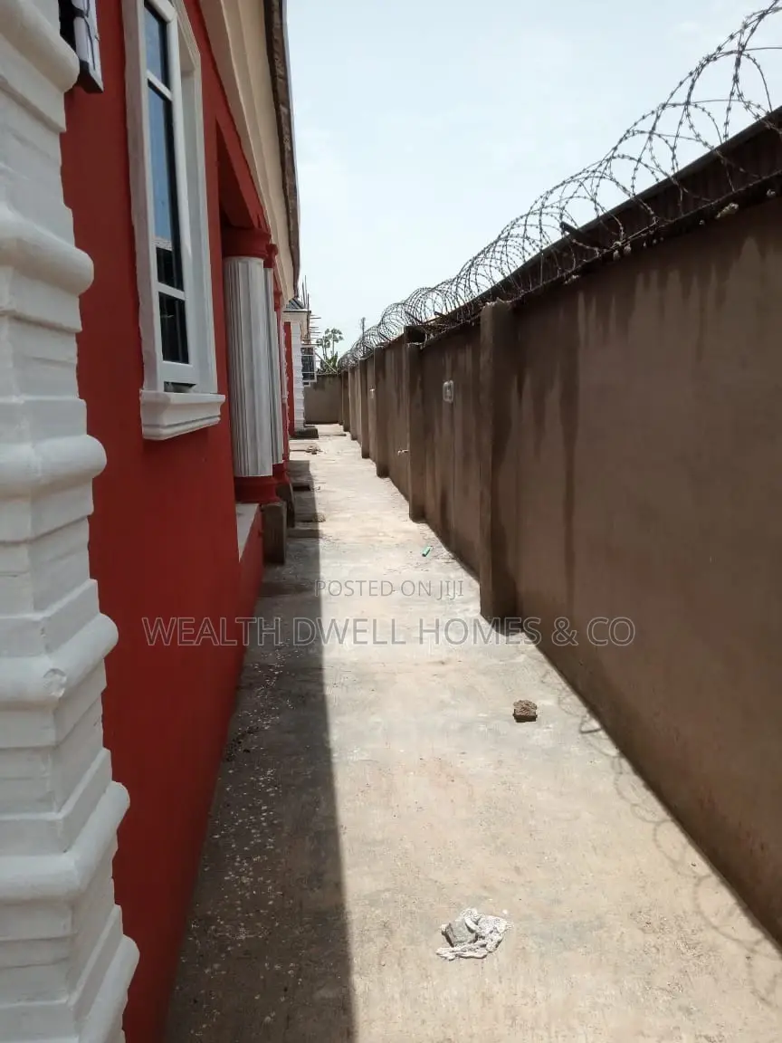 2bdrm Block of Flats in Alagbaka, Akure for rent in Akure