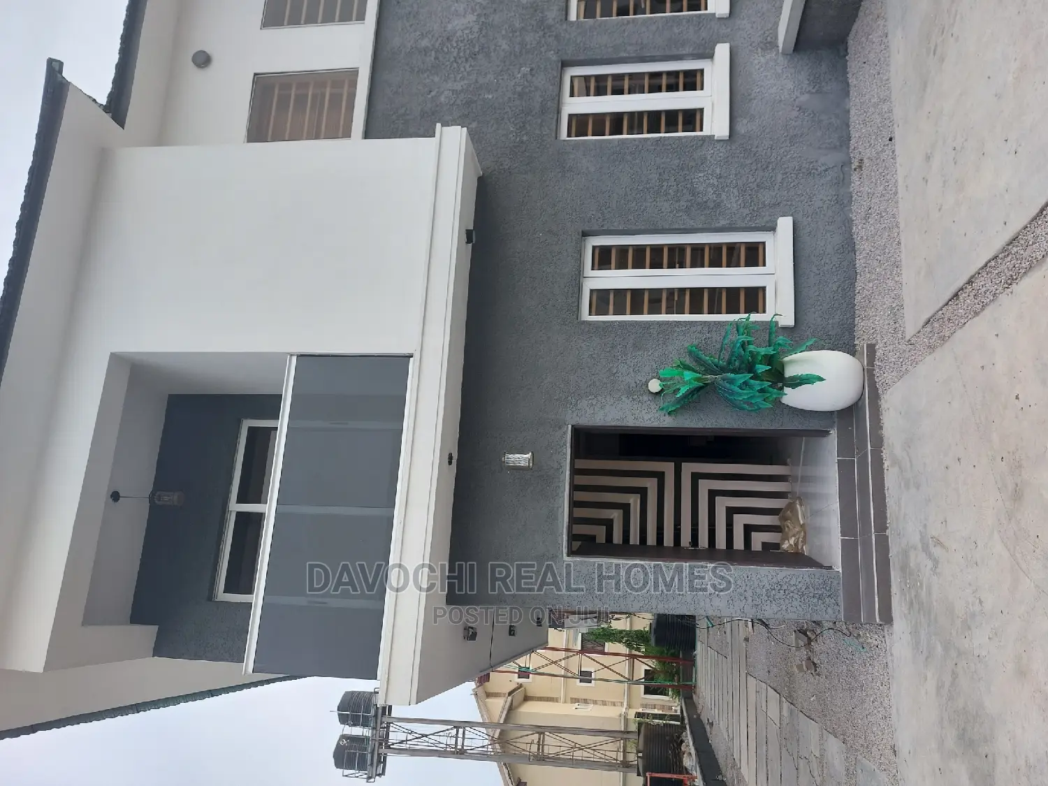 4bdrm Duplex in By Chevron Second for rent in Chevron