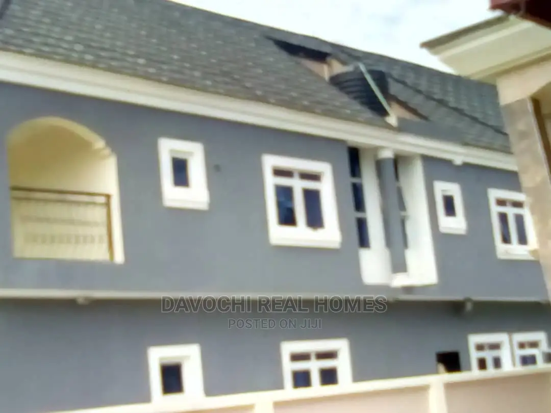 7bdrm Duplex in Diamond Estate, Sangotedo for Sale in Sangotedo