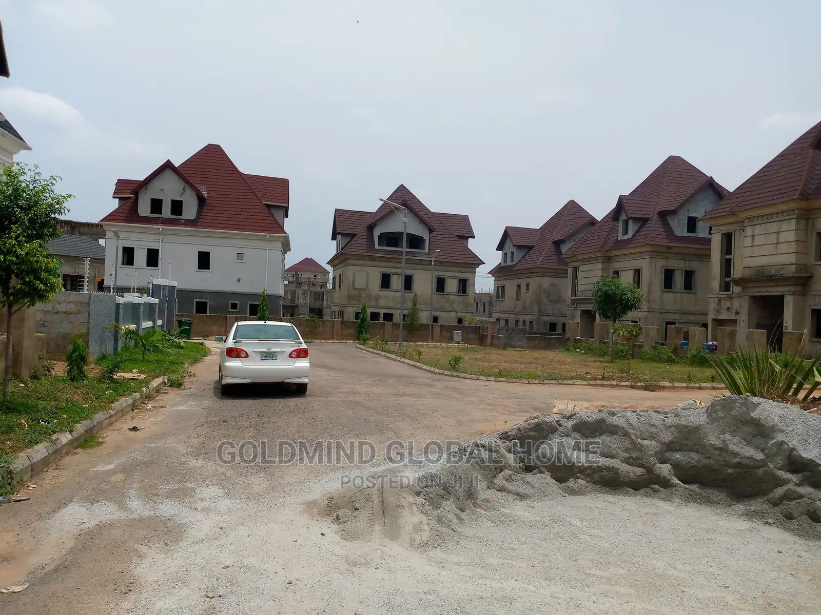 Estate Land in Idu, Abuja. 5bedroom Duplex With B.Q in Idu Industrial