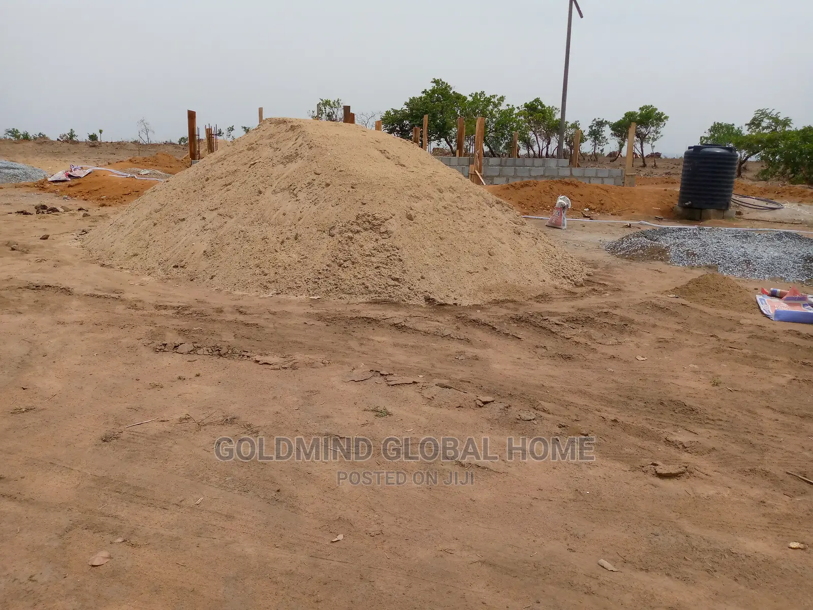 700sqm. Correct Land in SEMAN ESTATE, 4bedroom Penthouse in Sabon Lugbe