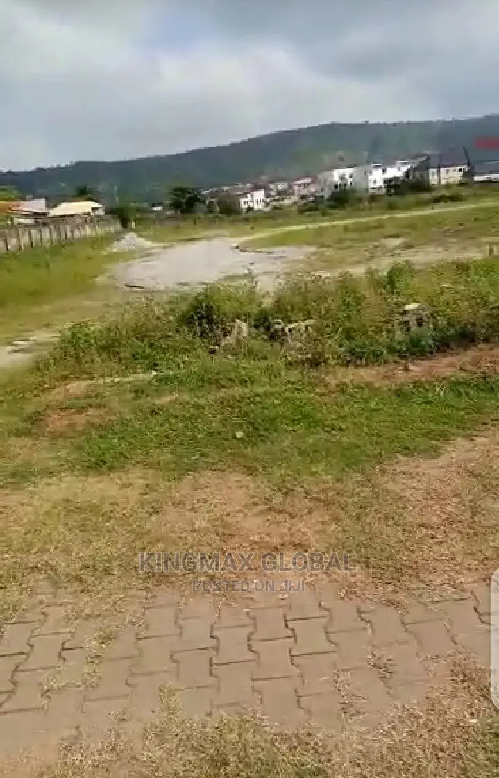 Quick Cheap Sale: Well Located Tarred Road Plot 1020 765sqm in Jahi