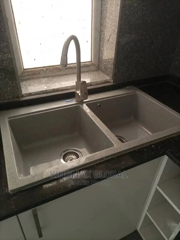 5bdrm Townhouse/Terrace in Wuye for Sale in Wuye