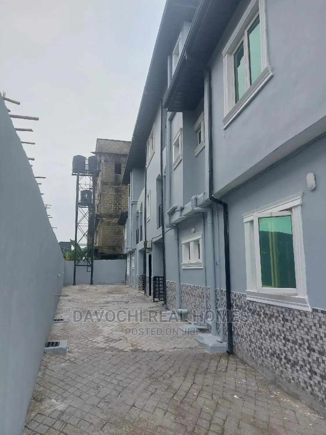 3bdrm Apartment in Ogombo for rent in Ogombo