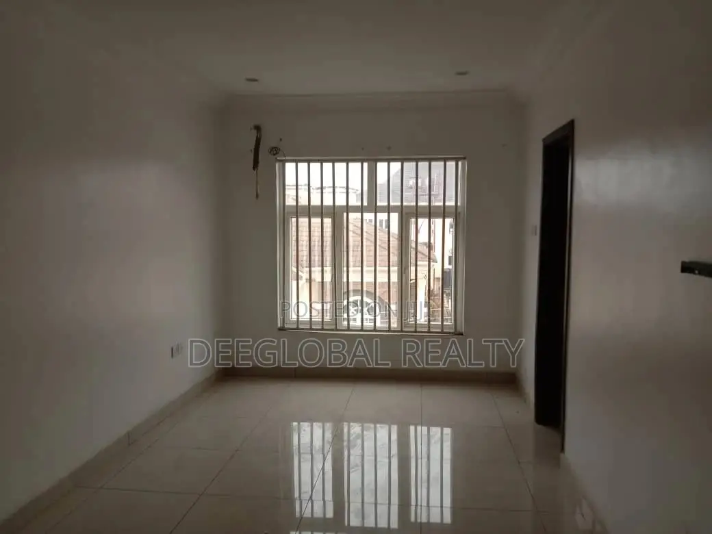 4bdrm Townhouse/Terrace in Osapa London for Sale in Osapa london