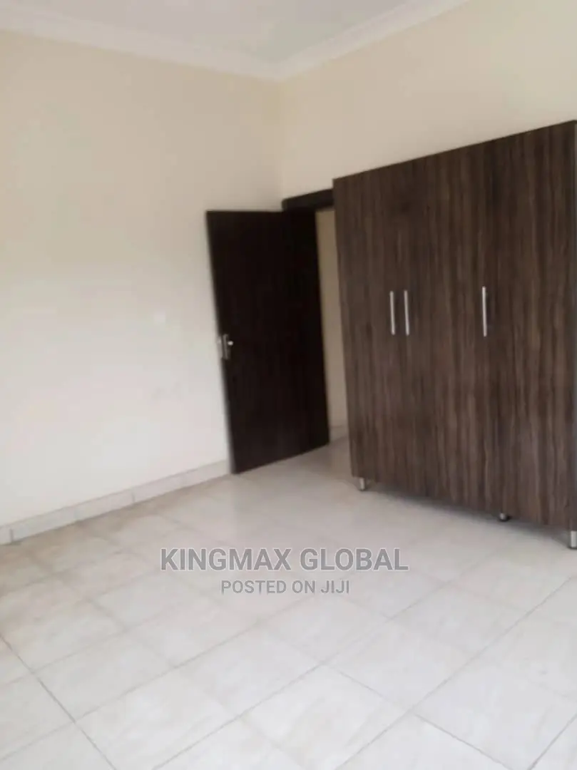 6bdrm Duplex in Mini Estate, Zone B for sale in Zone B