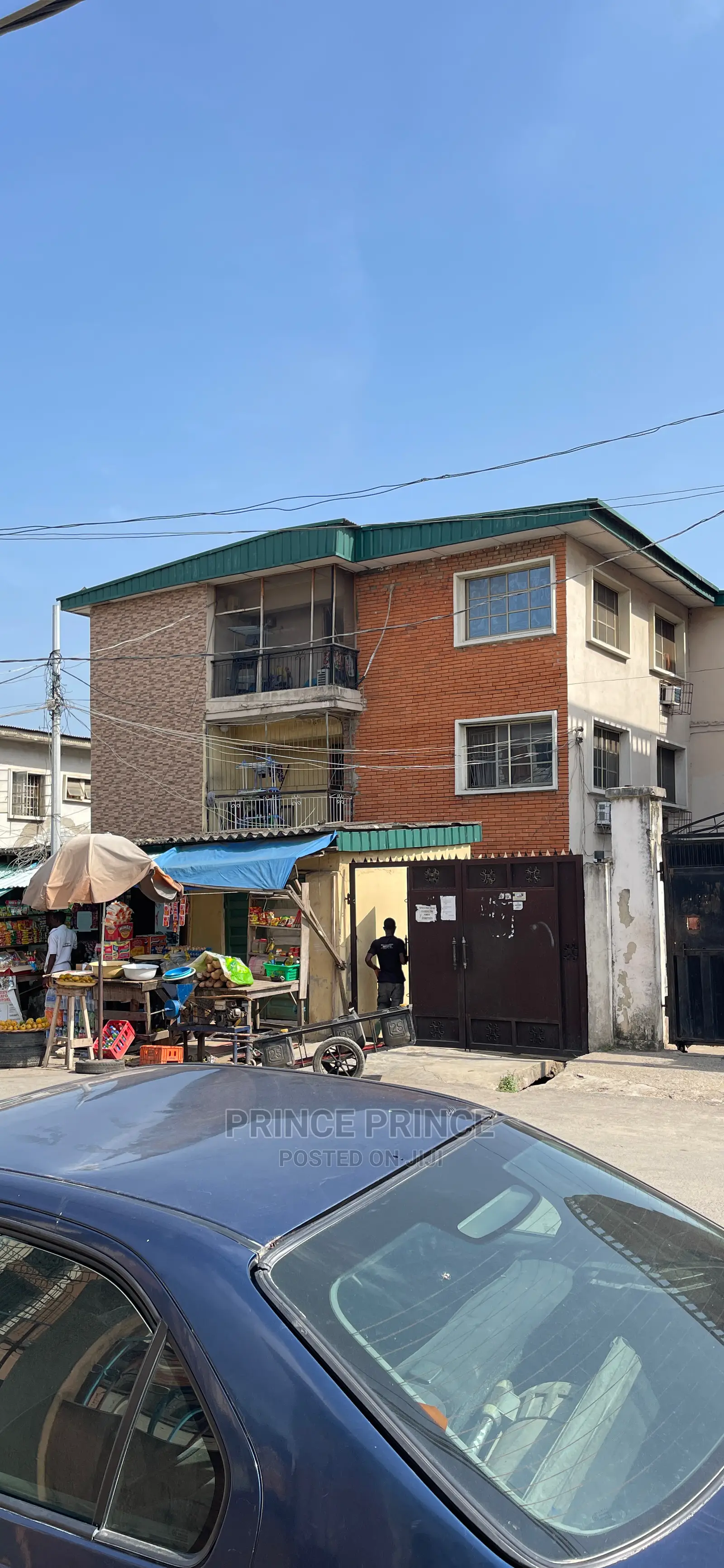 3bdrm Block of Flats in Surulere for sale in Surulere