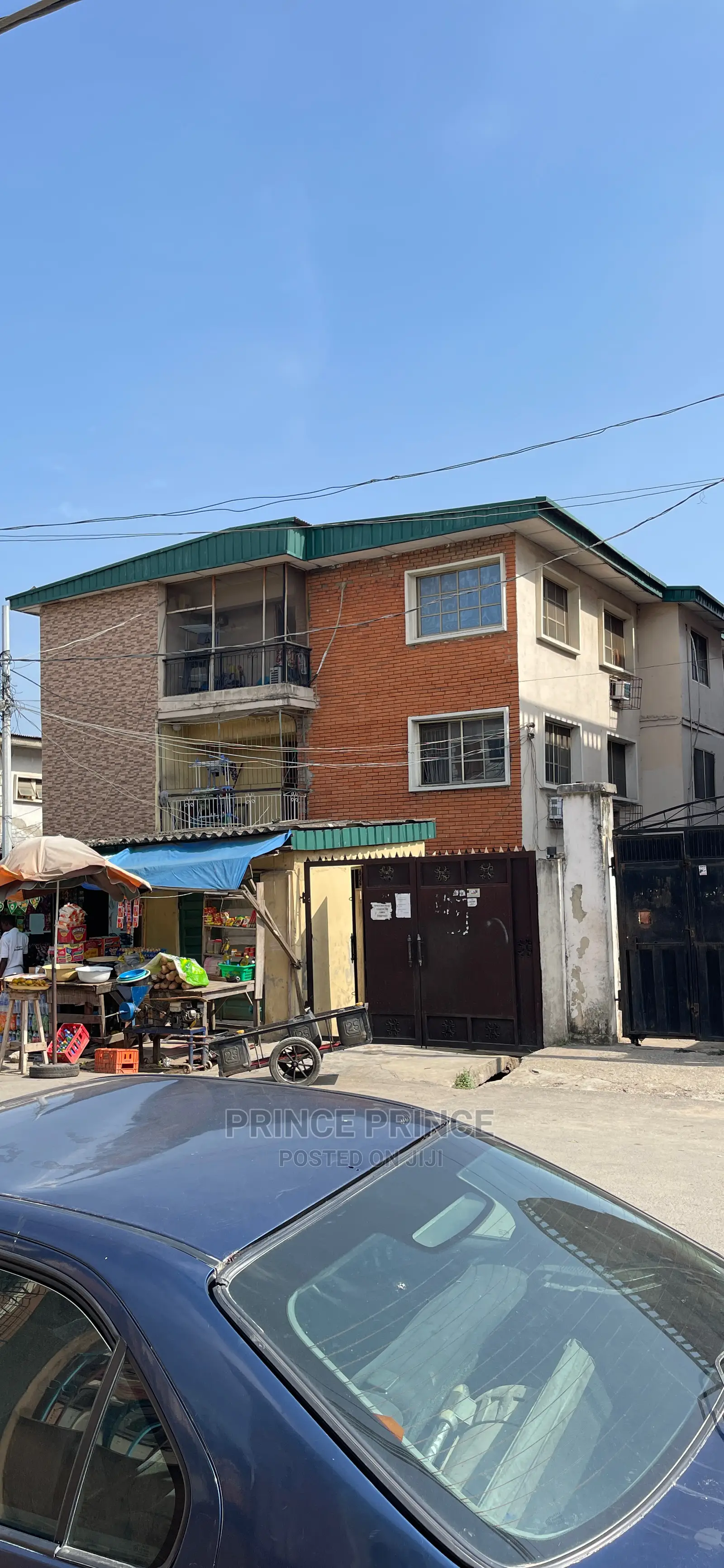 3bdrm Block of Flats in Surulere for sale in Surulere