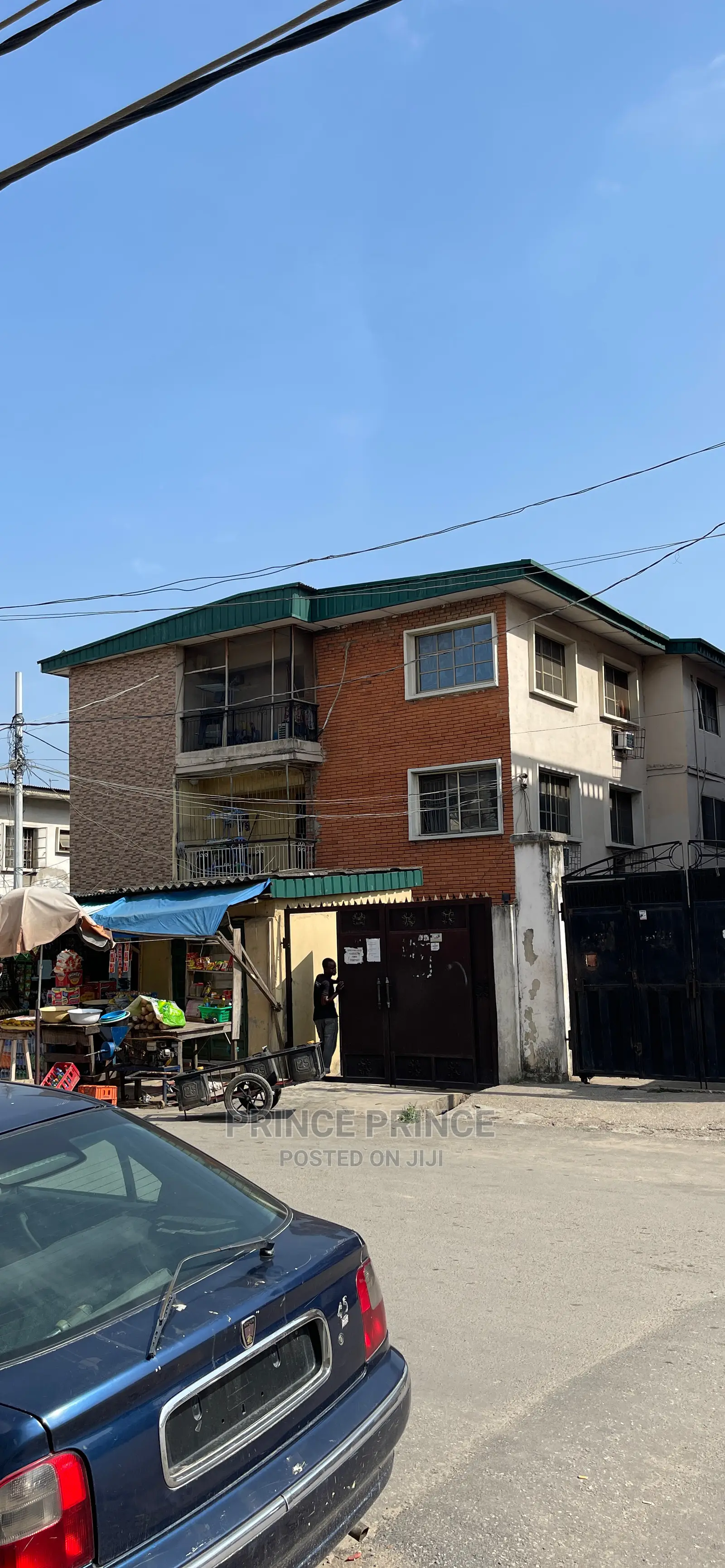 3bdrm Block of Flats in Surulere for sale in Surulere