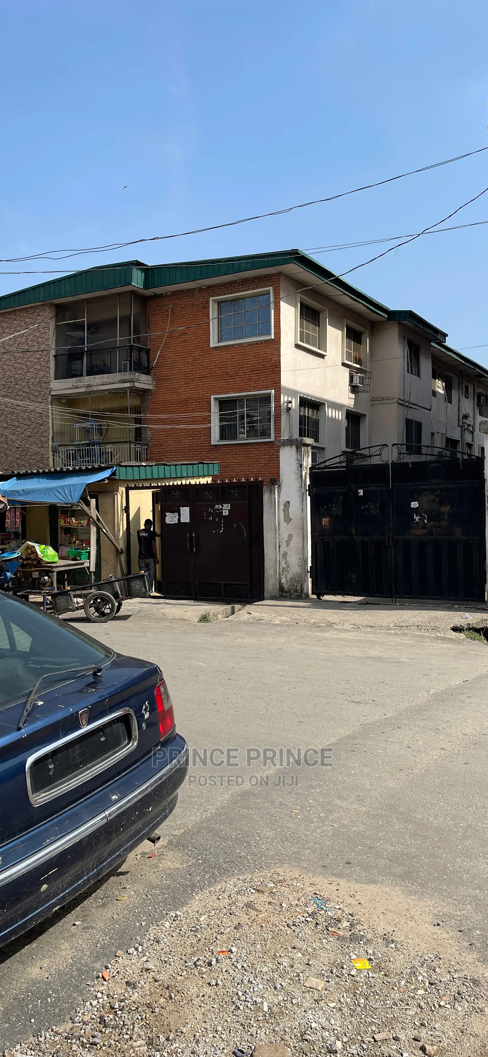 3bdrm Block of Flats in Surulere for sale in Surulere