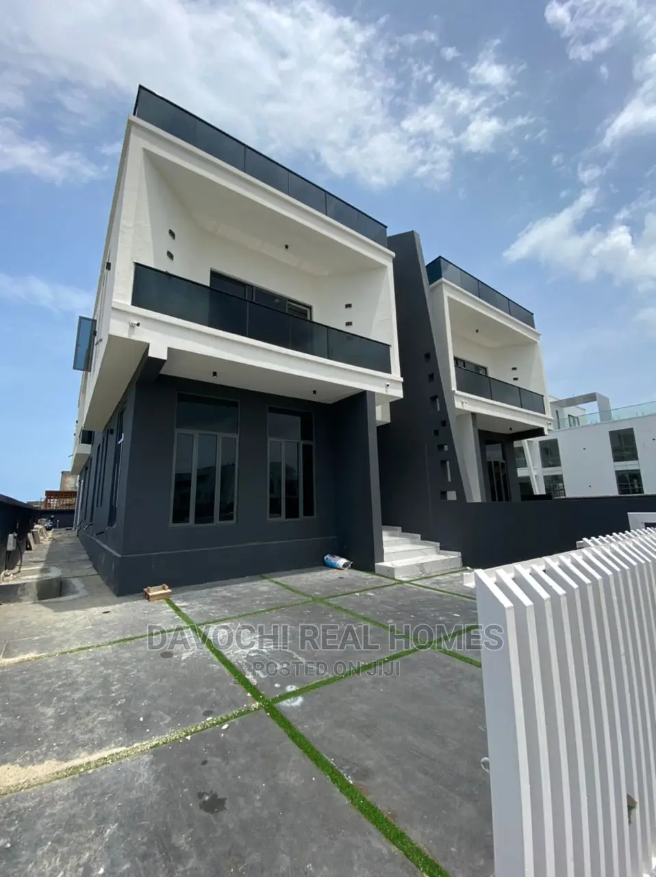 5bdrm Duplex in Osapa London for Sale in Osapa london