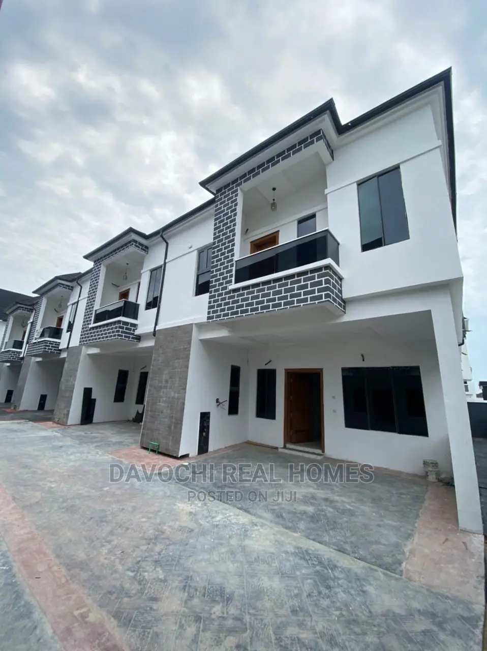4bdrm Duplex in Orchid Road, Lekki Phase 2 for sale in Lekki Phase 2