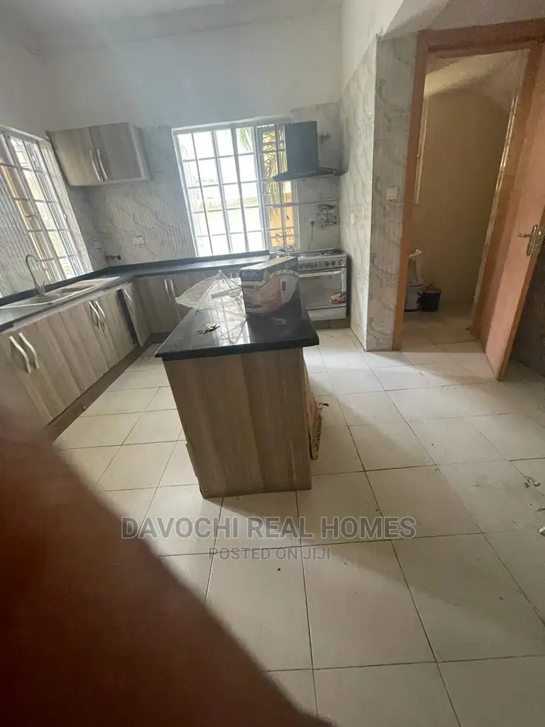 4bdrm Duplex in Cooplag Estate, Chevron for sale in Chevron