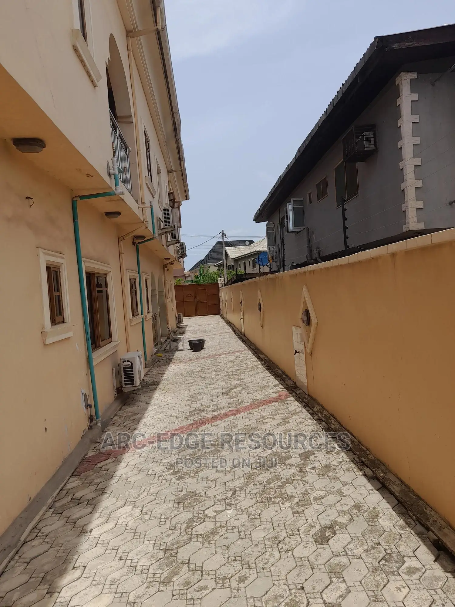 5bdrm Duplex in Ago Palace for sale in Ago Palace
