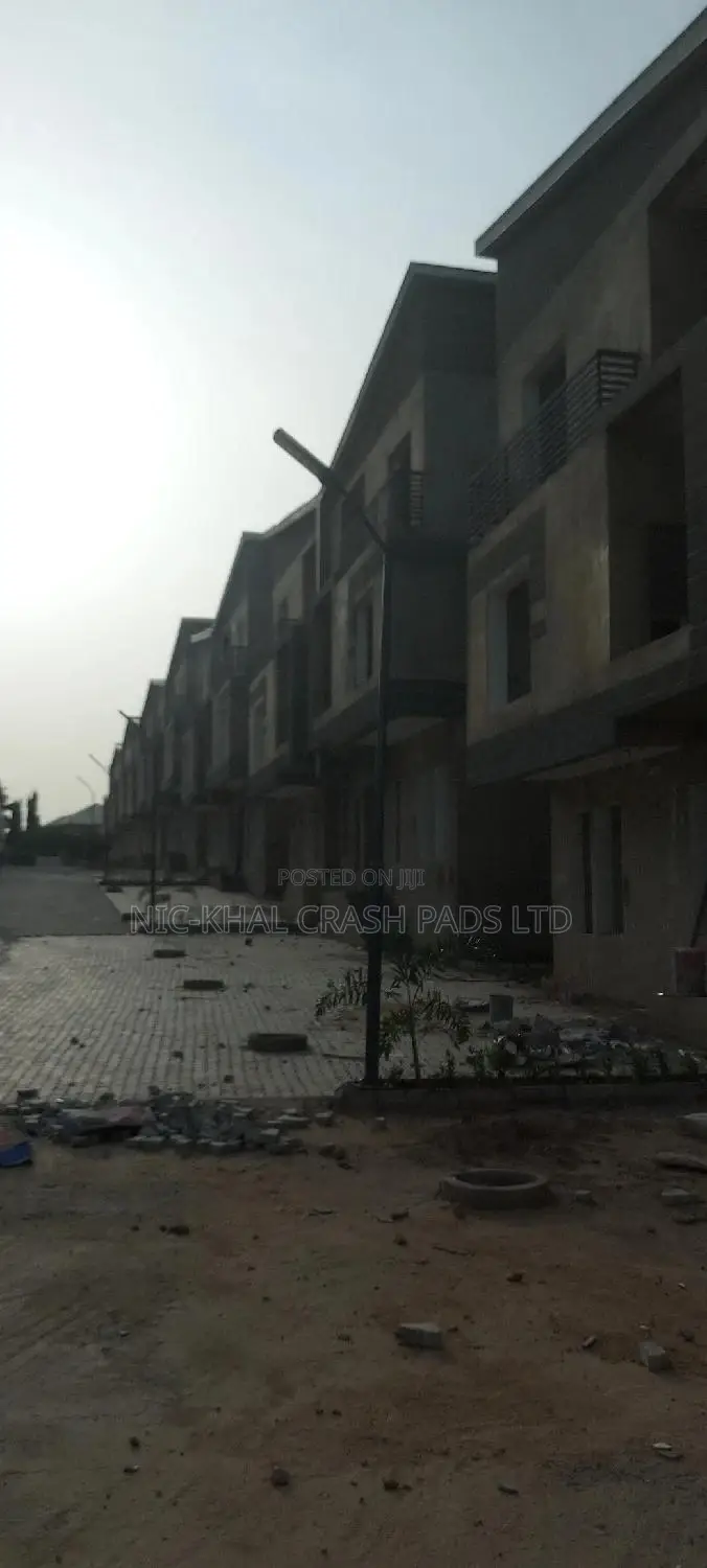 3bdrm Apartment in Crystal Apartments, Kado for sale in Kado