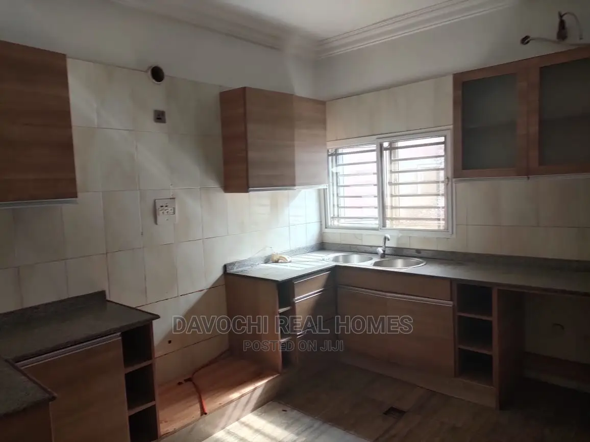 2bdrm Apartment in Orchid Road By for rent in Chevron