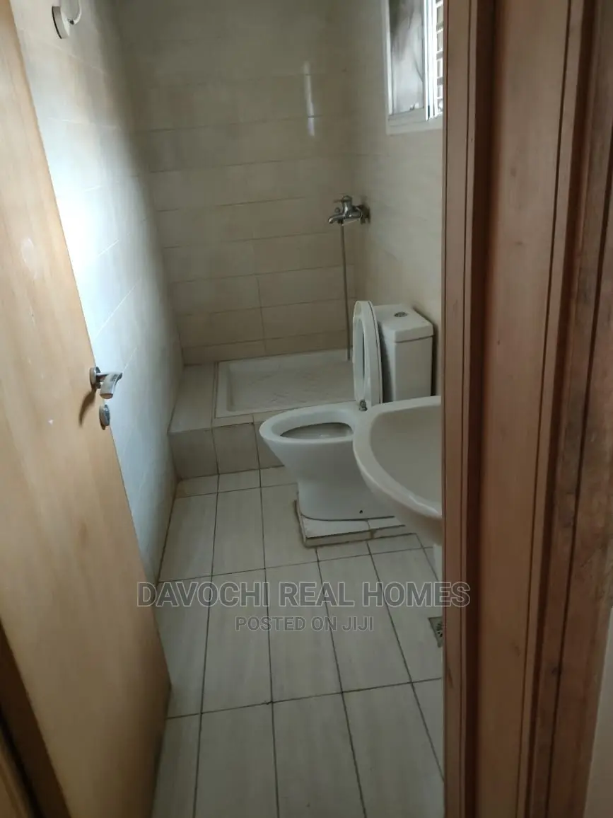 2bdrm Apartment in Orchid Road By for rent in Chevron