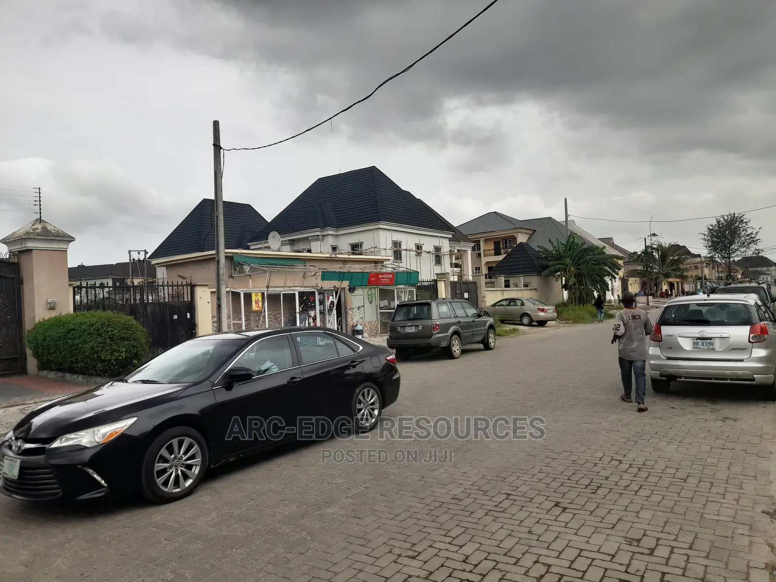 Large Full Plot of Solid and Dry Land in Lakeview Estate in Apple Junction