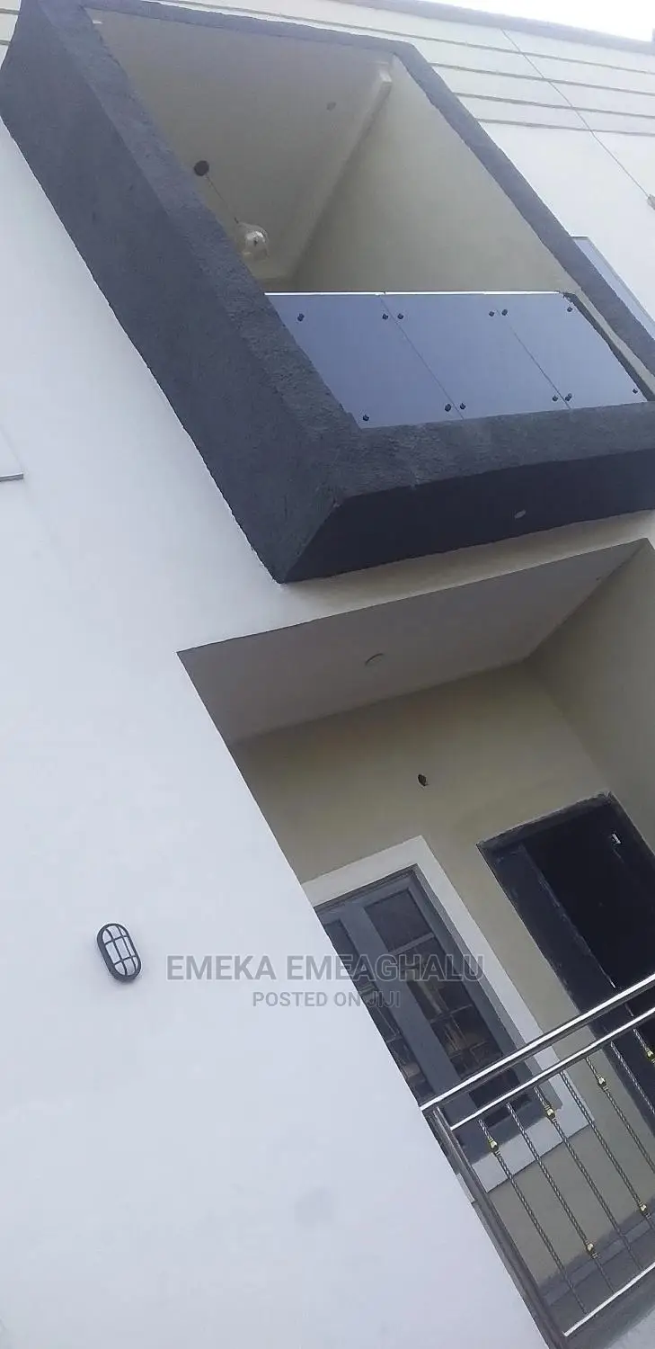 4bdrm Duplex in Off Ogui Road, Enugu for sale in Enugu